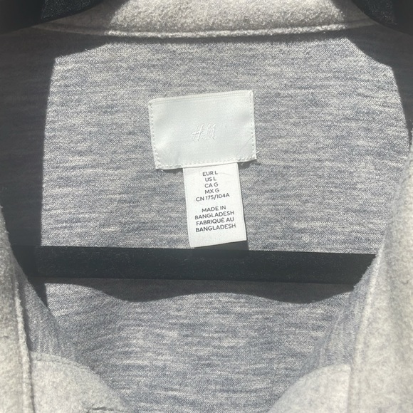 Women’s Shirt Jacket - Picture 2 of 3